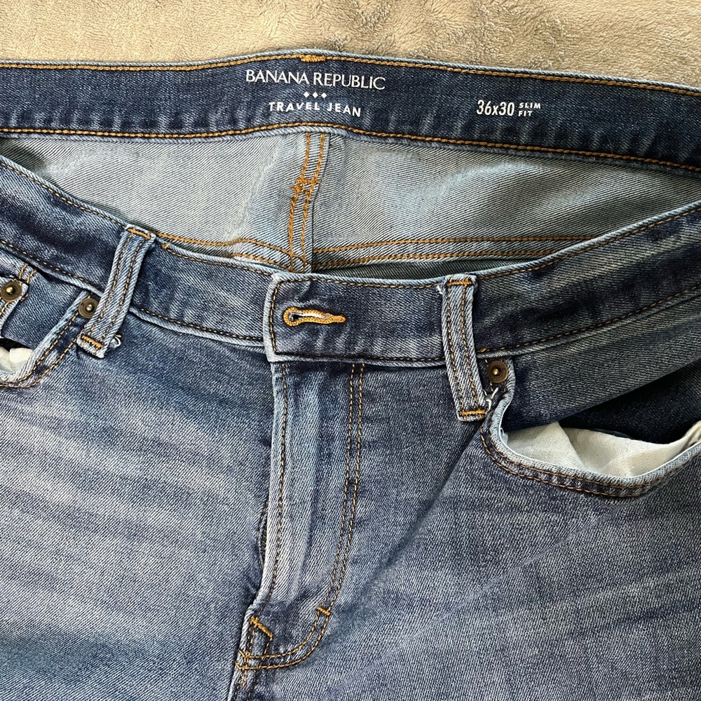 Great condition Banana Republic Slim fit travel jean 36/30.